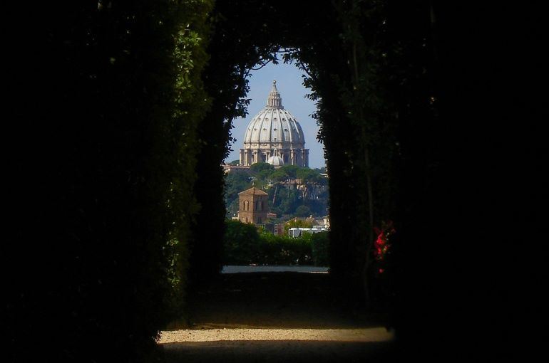 Secret key hole and Aventine hill